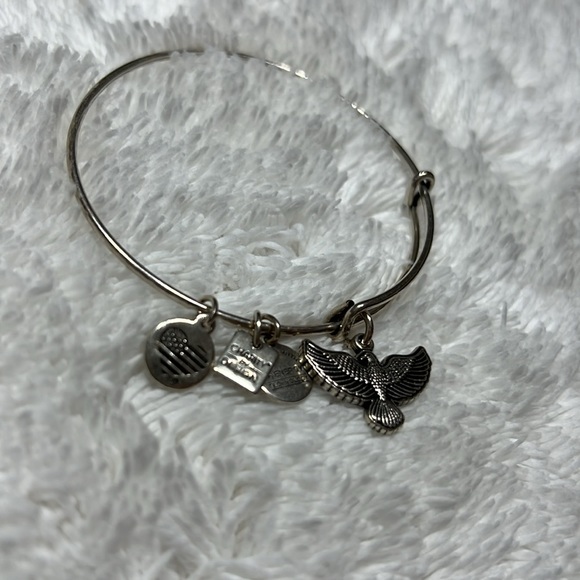Alex & Ani Bracelet Eagle Charm - Picture 2 of 3